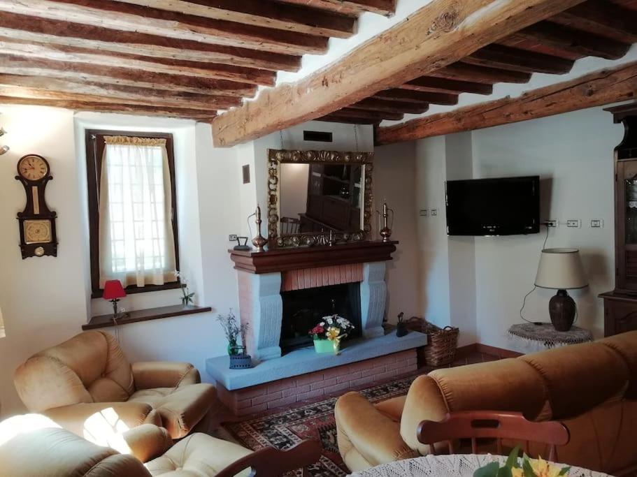 Fornaci di Barga Ai Tre Campiヴィラ エクステリア 写真