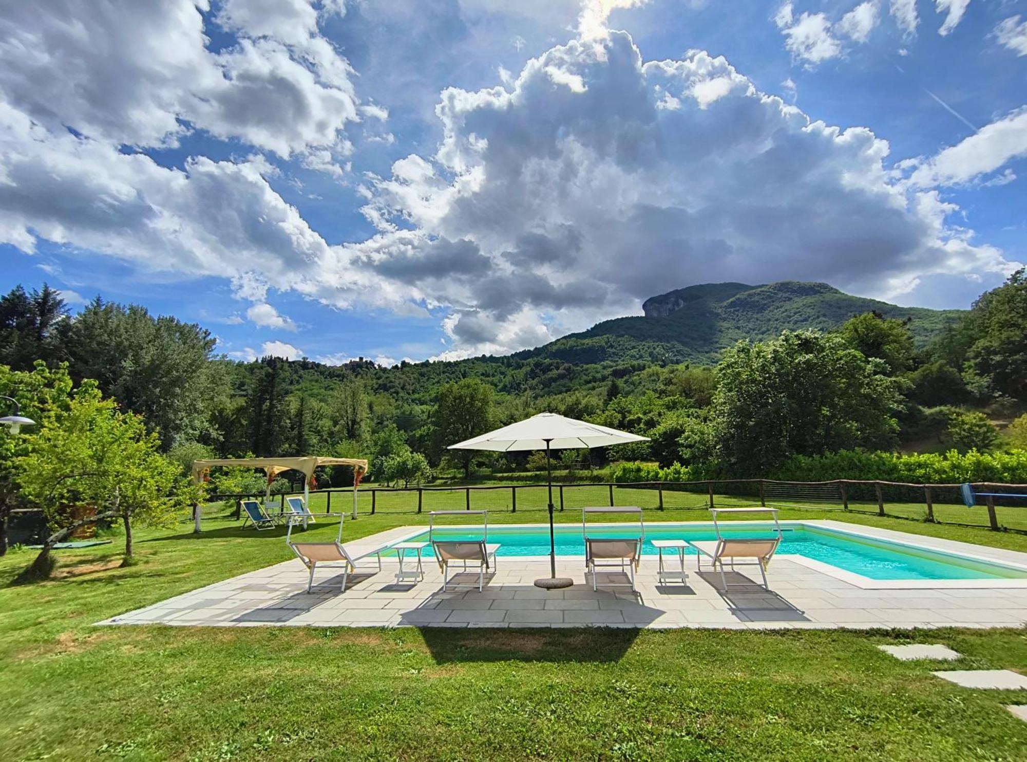 Fornaci di Barga Ai Tre Campiヴィラ エクステリア 写真